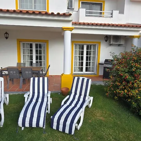 Beautiful Townhouse By The Golf Course And Ocean 펜션 *
